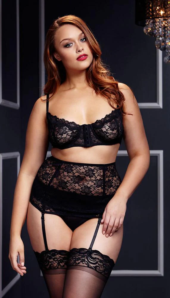 Classically Sexy Lace Garter Set - Image 3