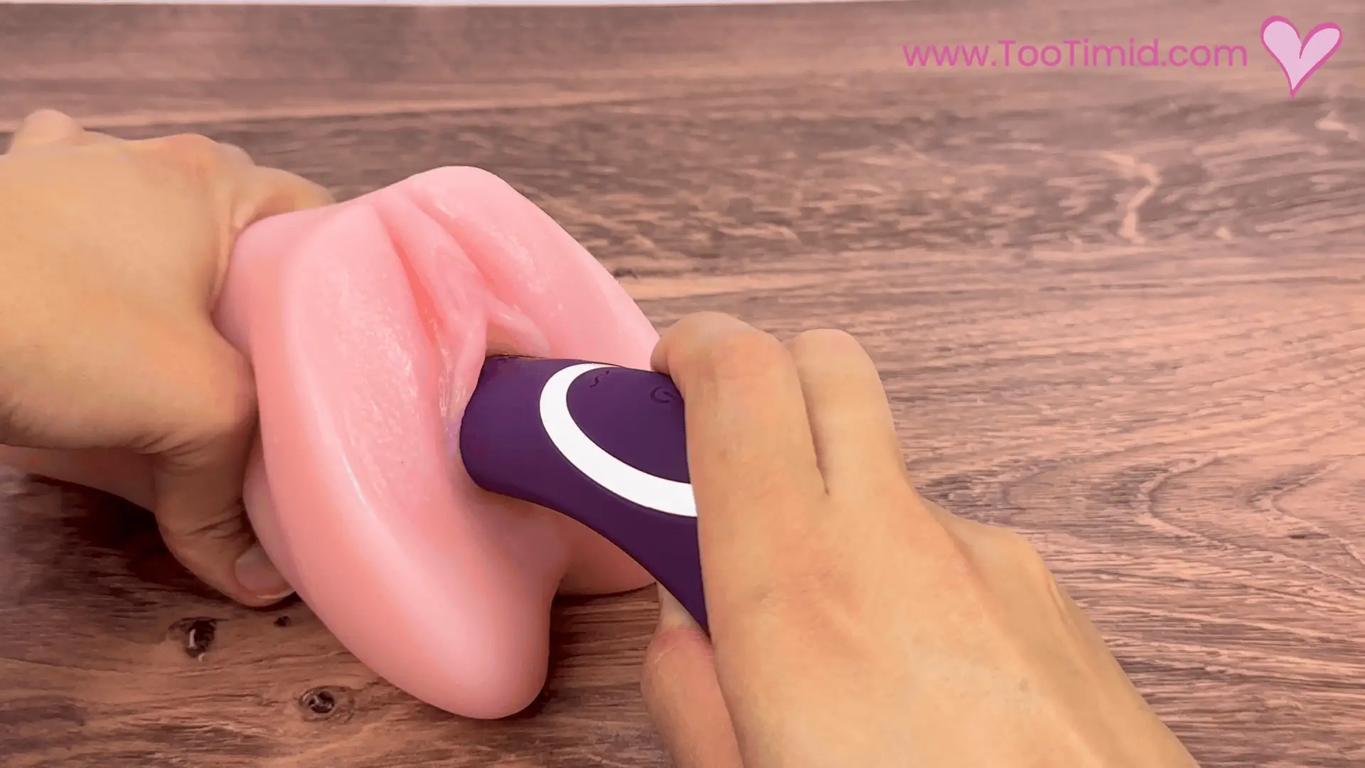 The Incurve Flickering Tongue Rechargeable Dual-Ended Massager - Image 7