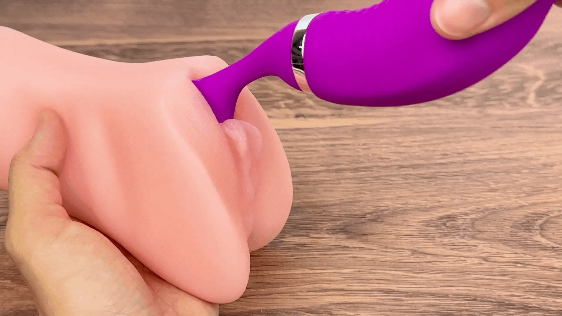 Duo Tease High Intensity Clit Sucker & Vibrator - Image 3