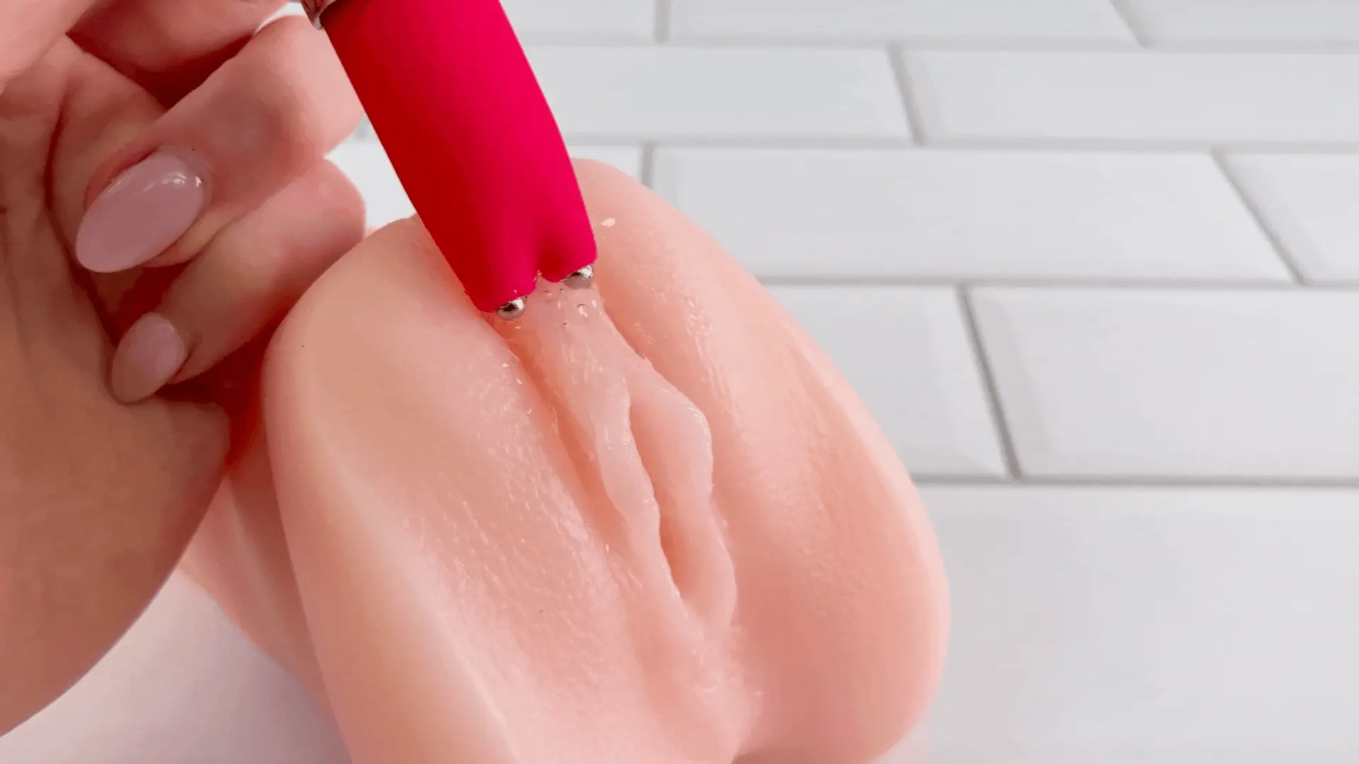 Electrostimulation Silicone Lipstick Vibe - 3 ELECTRO Settings and Powerful Vibes! - Image 4