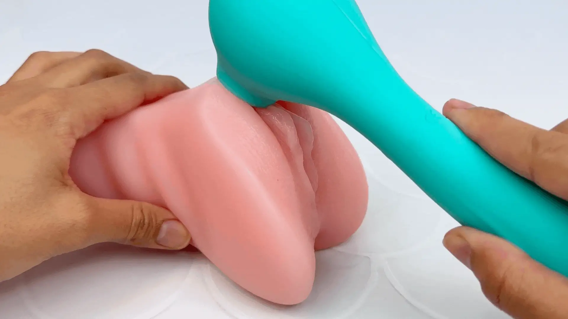 Engrace Dual-Ended Rapid Flickering Clit Massager & G-spot Vibe - Image 6
