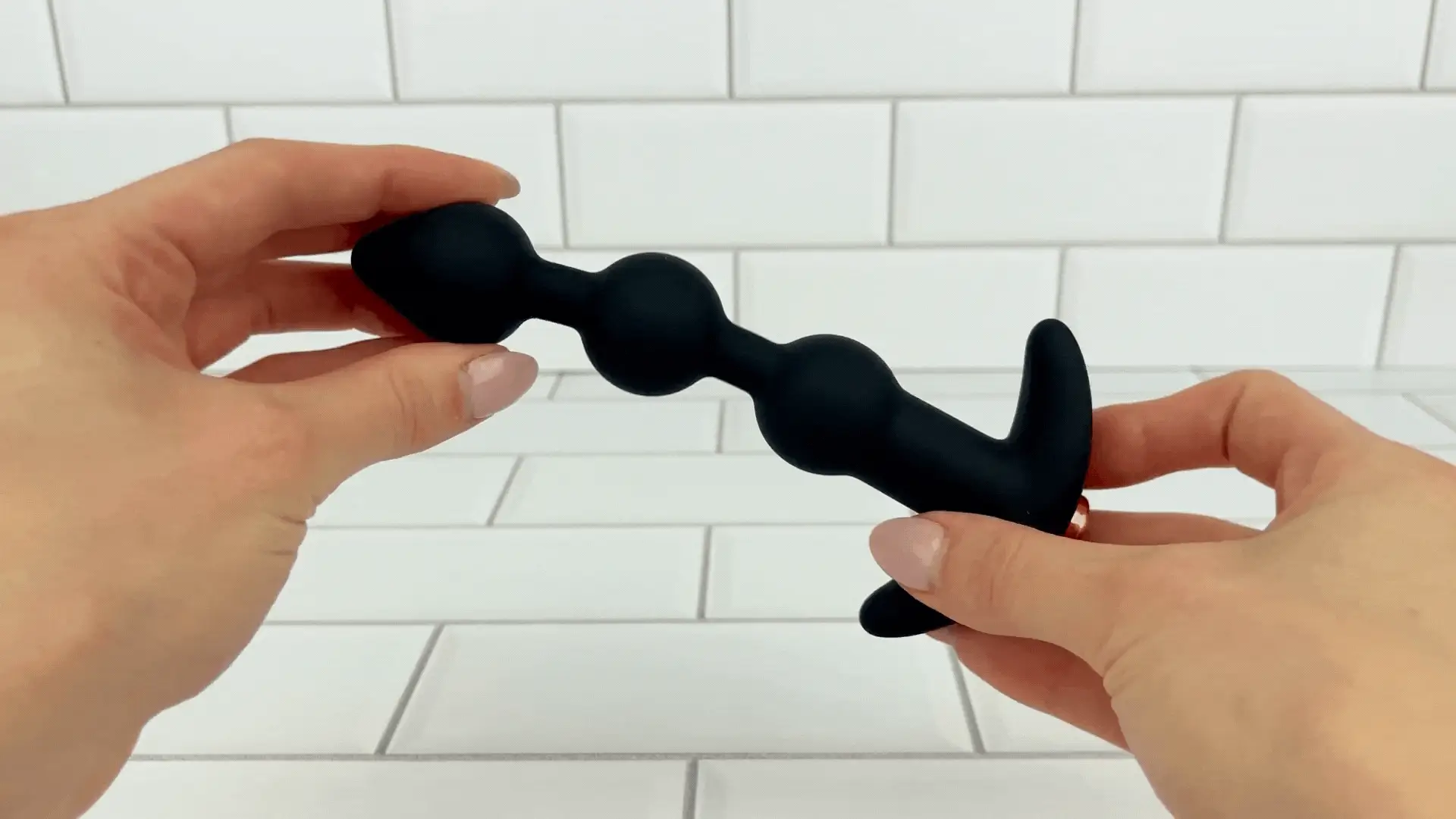 Macio Silicone Beaded Anal Vibrator Plug - Image 4