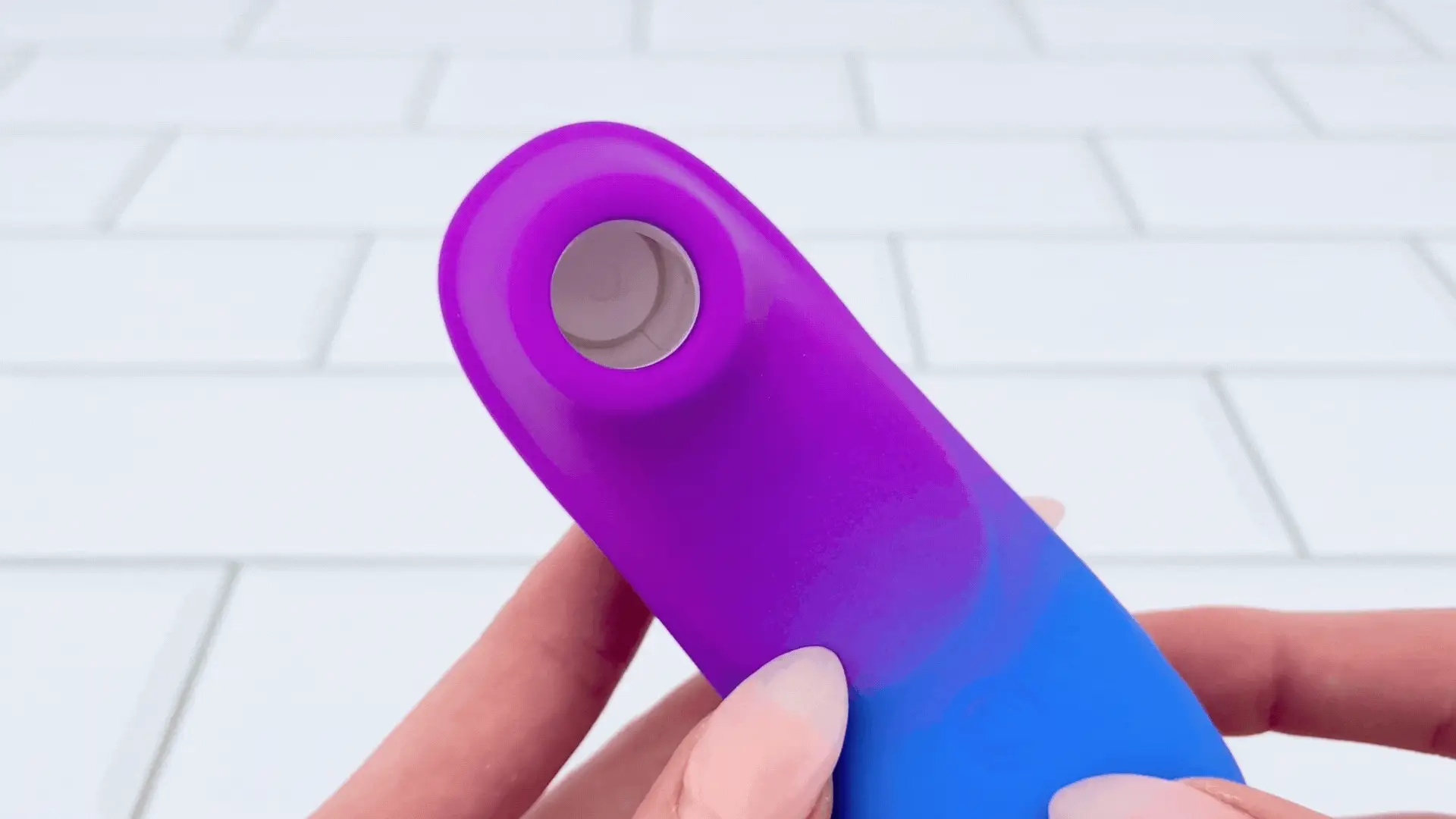 Aurora Rechargeable Air Pulse Clit Stimulator - Feels Like Clit Kisses! - Image 4