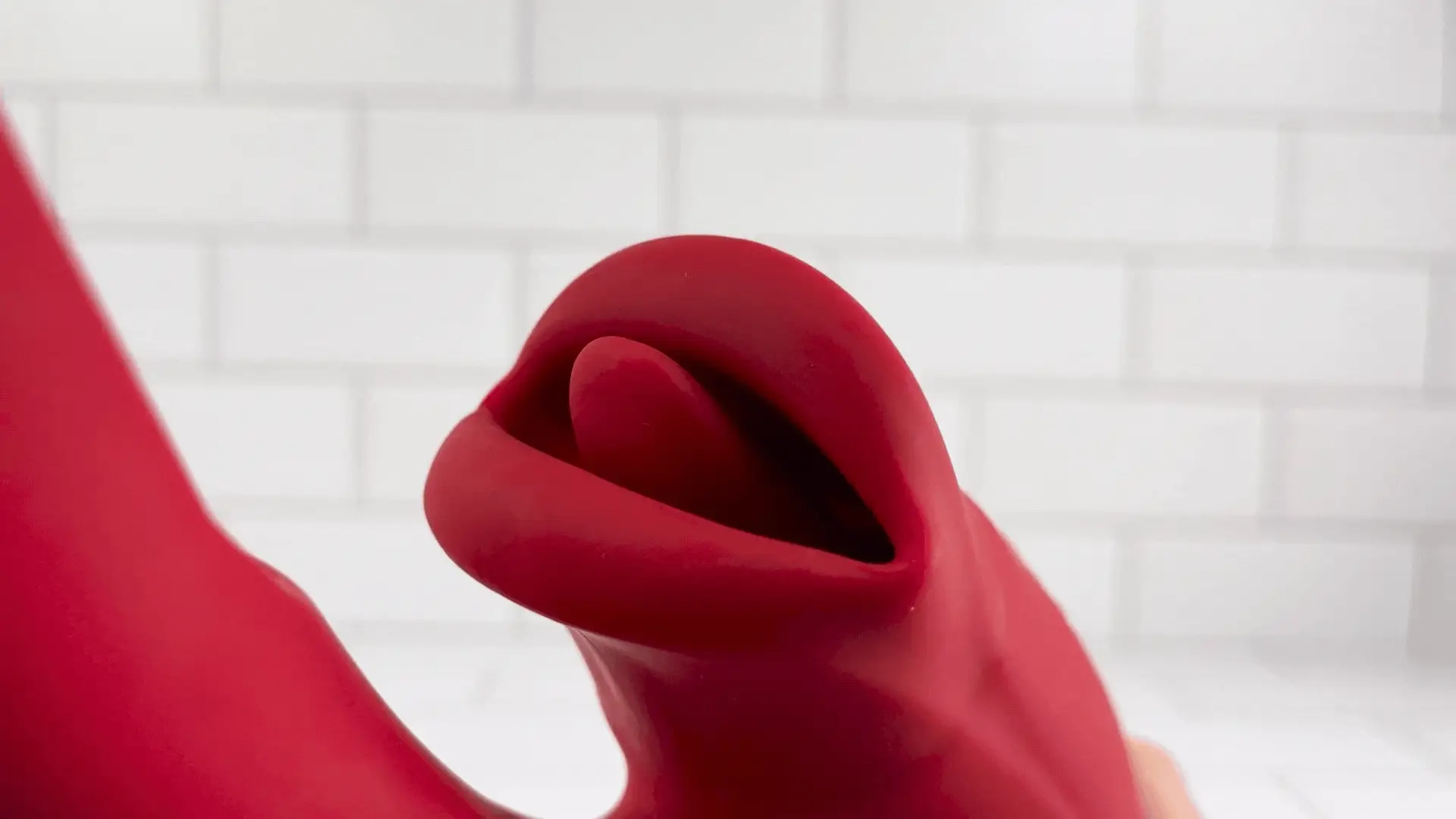 Super French Kiss - Moving Mouth with Tongue & Fluttering Shaft - Image 4