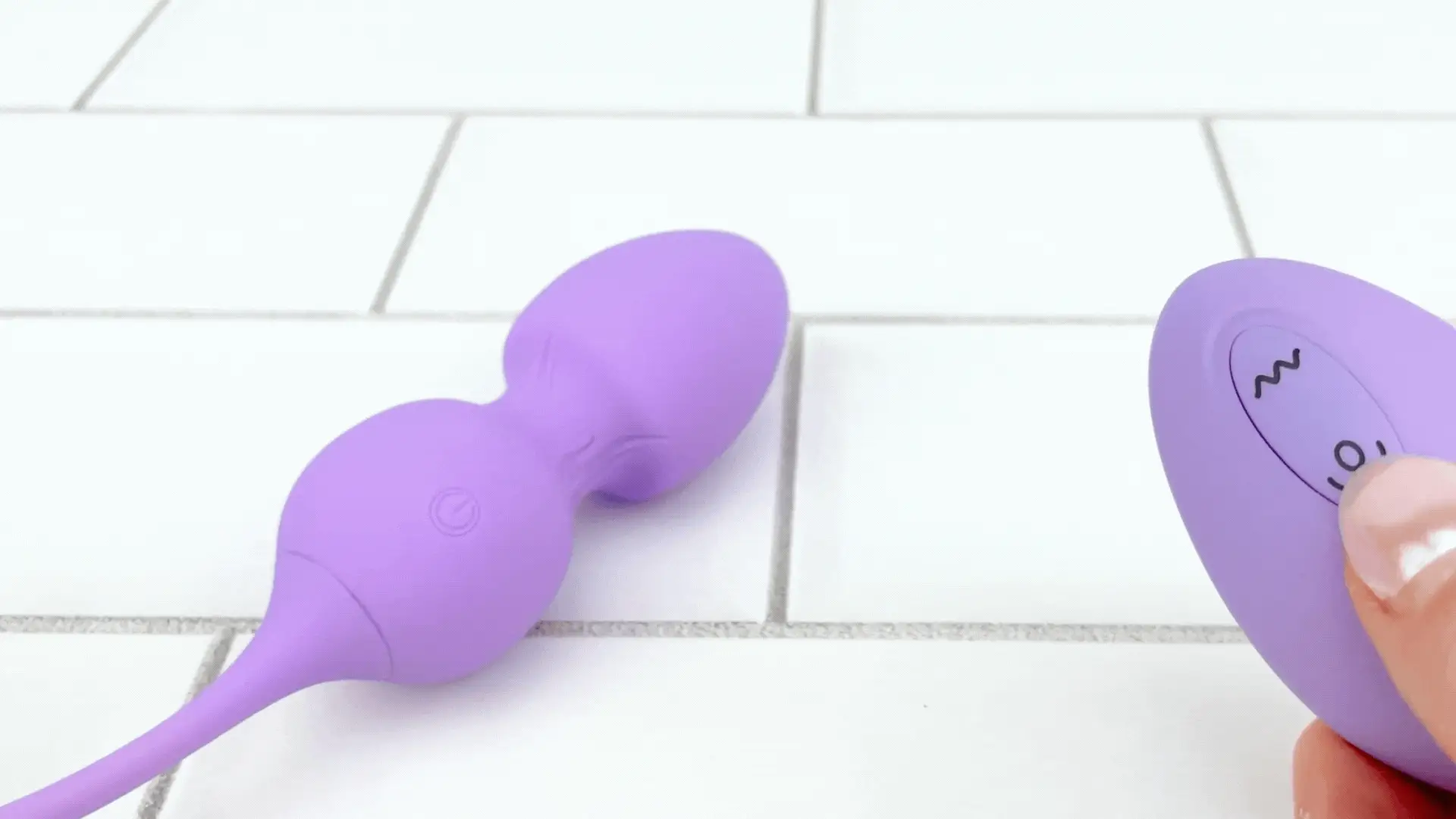 The Menina - Bouncing and Rolling Silicone Vibrating Kegel Exerciser with Remote - Image 3